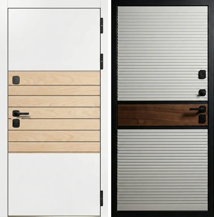 Входная белая дверь с древесной вставкой для квартиры №312