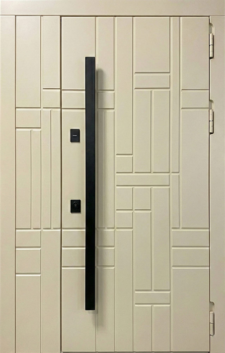 Стальная дверь кремовая с геометрическим рельефом и вертикальной ручкой №93