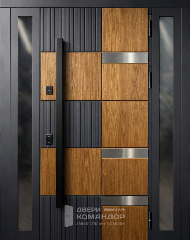 Стальная дверь с деревянными вставками и остеклением для частного дома №49 - наружная сторона