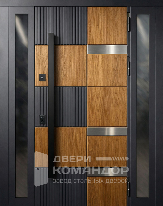 Стальная дверь с деревянными вставками и остеклением для частного дома №49