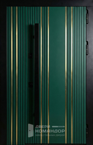 Входная дверь изумрудная с вертикальными рейками и золотыми вставками №64 - наружная сторона