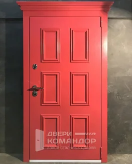 Красная металлическая дверь МДФ с багетом и карнизом
