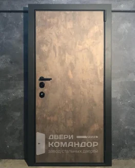 Дверь в стиле лофт с гладким МДФ ПВХ и черной фурнитурой