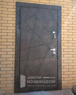 Входная дверь с панелями МДФ в частный дом
